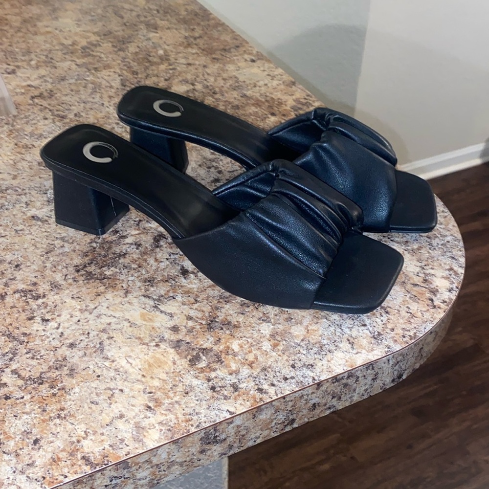 Journee Collection sandal